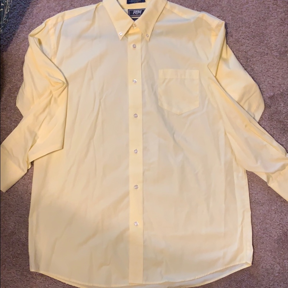 Mens RBM Broadcloth button down -size 16 1/2 32/33
